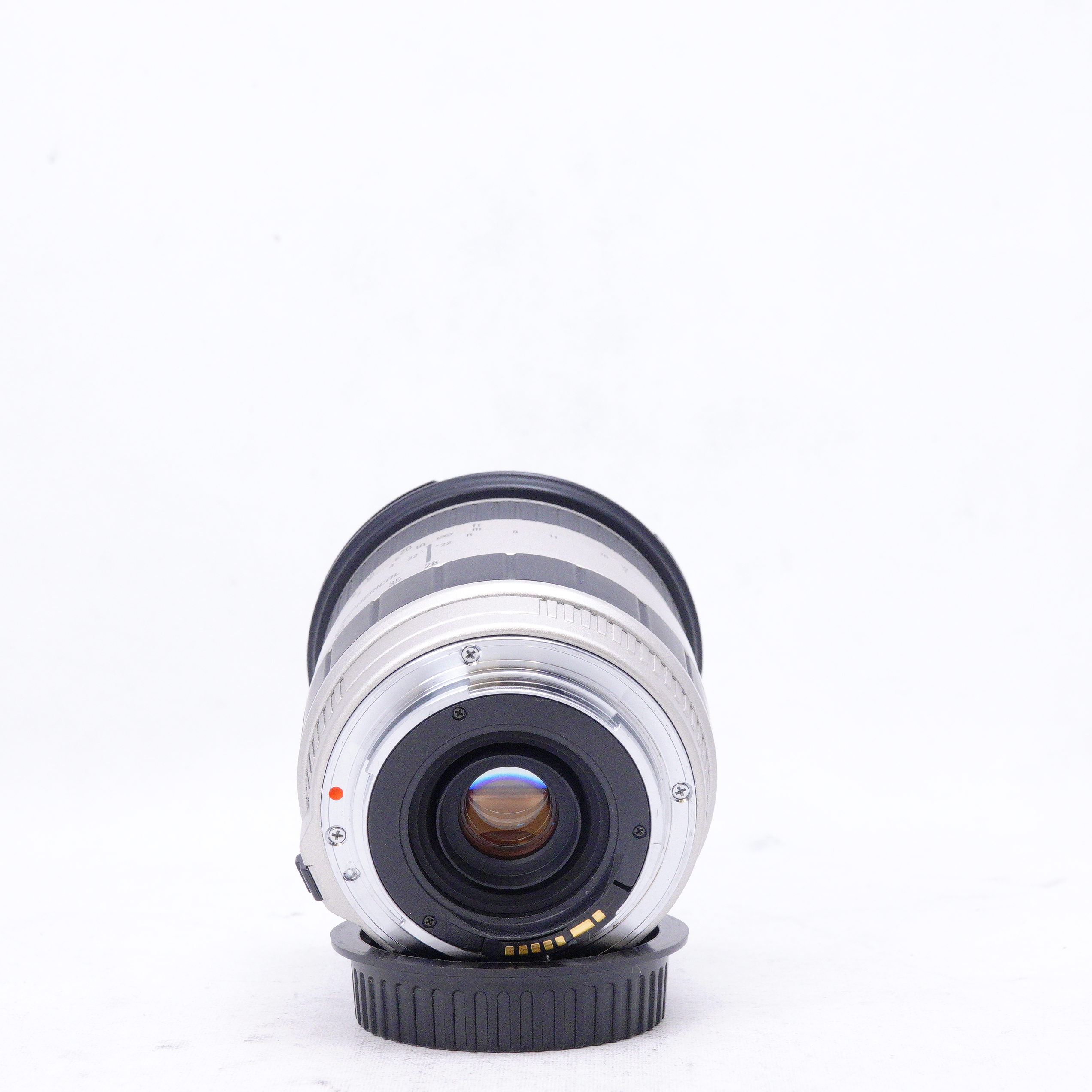 Canon EOS 1000F con lente 35-80MM F/4-5.6 y sigma 28-200 - Usado