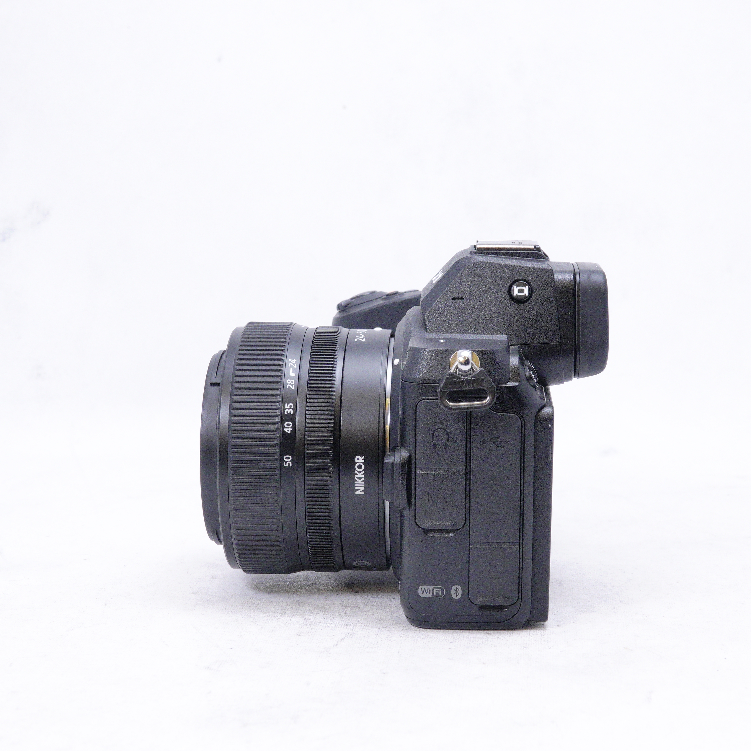 Nikon Z5 con Nikkor Z 24-50mm f4-5.6 - Usado