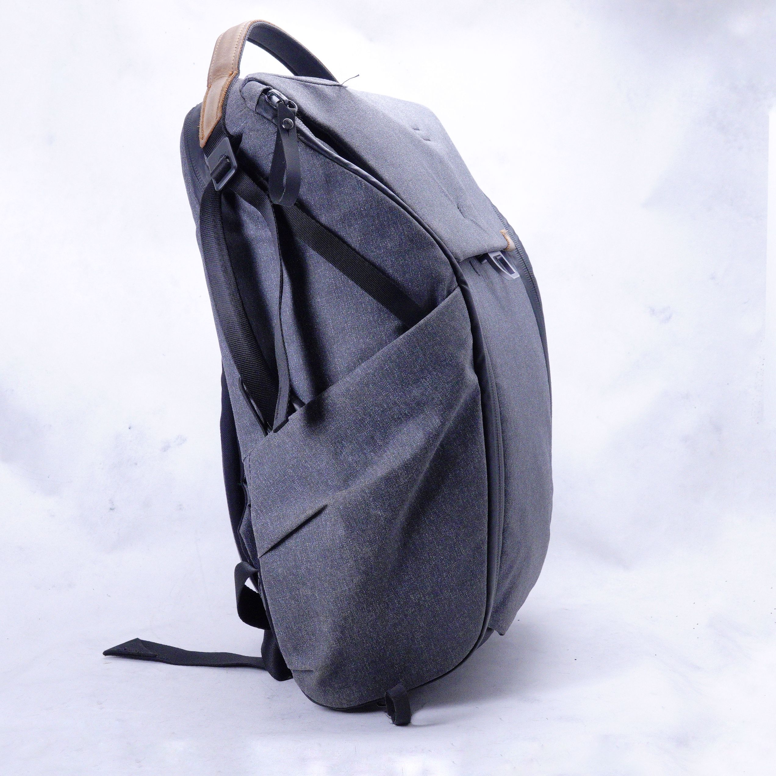 Mochila Peak Design Everyday Backpack v2 (20L Charcoal) - Usado
