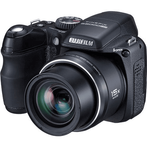  FUJIFILM FinePix S2000HD 1