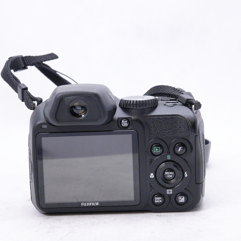  FUJIFILM FinePix S2000HD 4