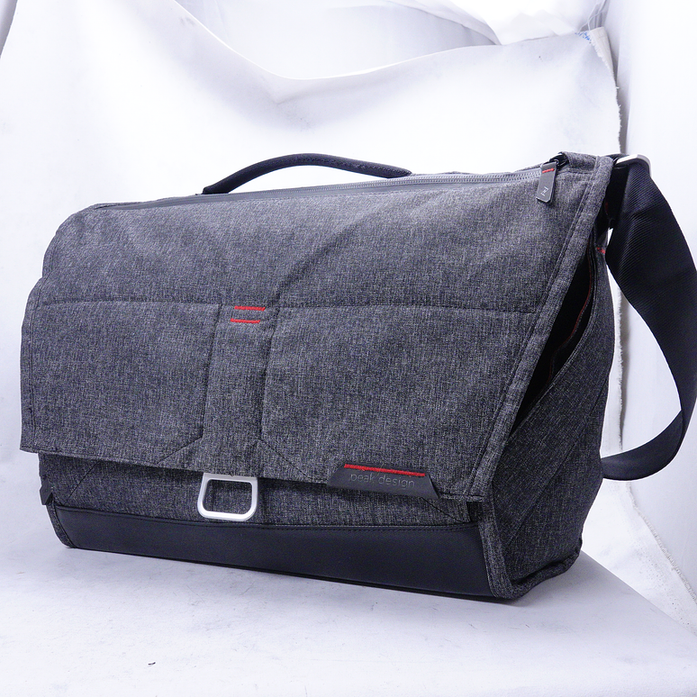 Peak Design 13L Everyday Messenger v2 (Negro) - Usado 1