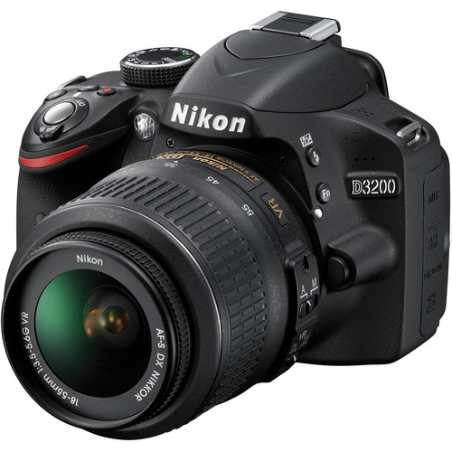 Nikon D3200 DSLR con lente 18-55mm - Usado