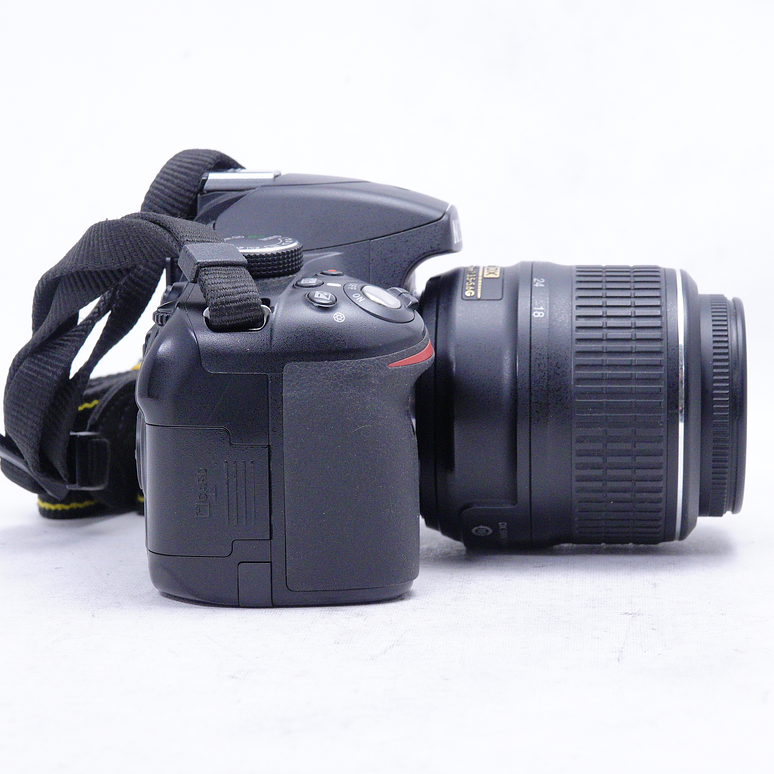 Nikon D3200 DSLR con lente 18-55mm - Usado 4