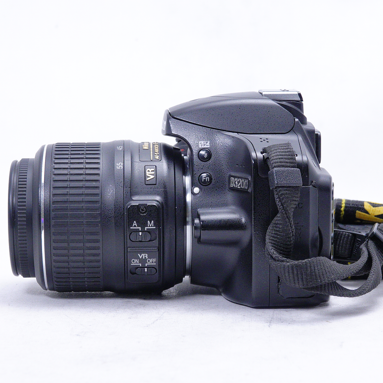 Nikon D3200 DSLR con lente 18-55mm - Usado 8