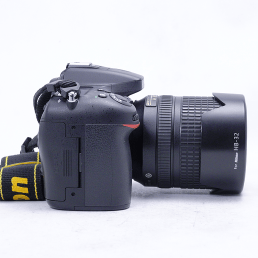 Nikon D7100 con lente de 18-140mm y accesorios - Usado 4
