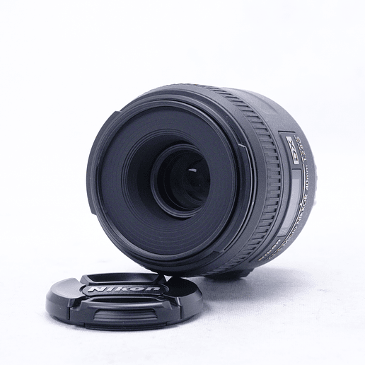 Lente Nikon AF-S DX Micro NIKKOR 40mm f2.8G - Usado 3