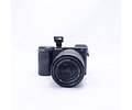 Sony a6400 Mirrorless con lente 18-135mm - Usado