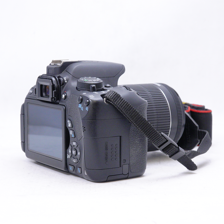 Canon EOS Rebel T5i DSLR con 18-55mm - Usado 5