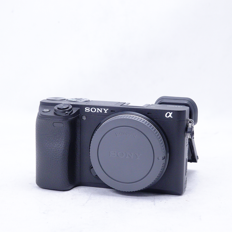Sony a6400 Mirrorless Camera (Body) - Usado 3