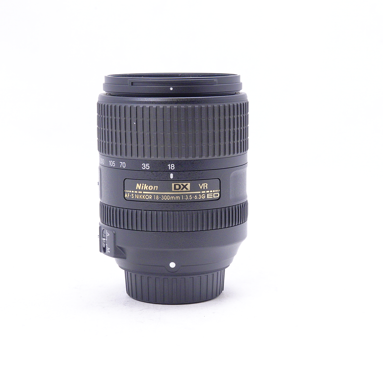 Lente Nikon AF-S DX NIKKOR 18-300mm f3.5-6.3G ED VR - Usado 2