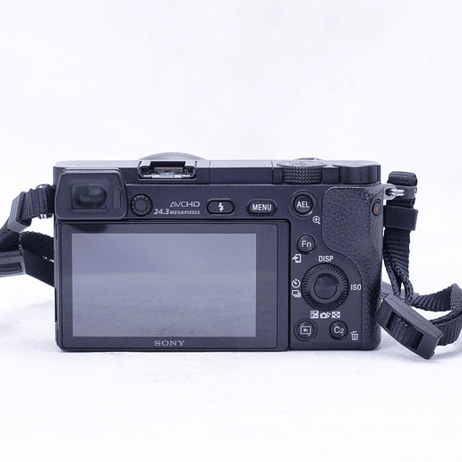 Sony a6000 Mirrorless con lente 16-50mm - Usado 6