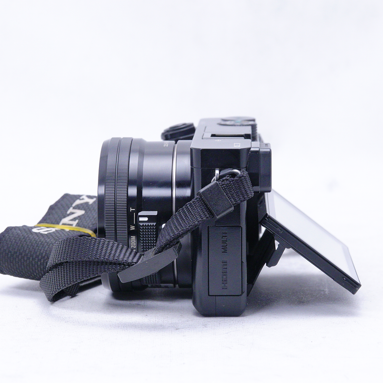 Sony a6000 Mirrorless con lente 16-50mm - Usado 8