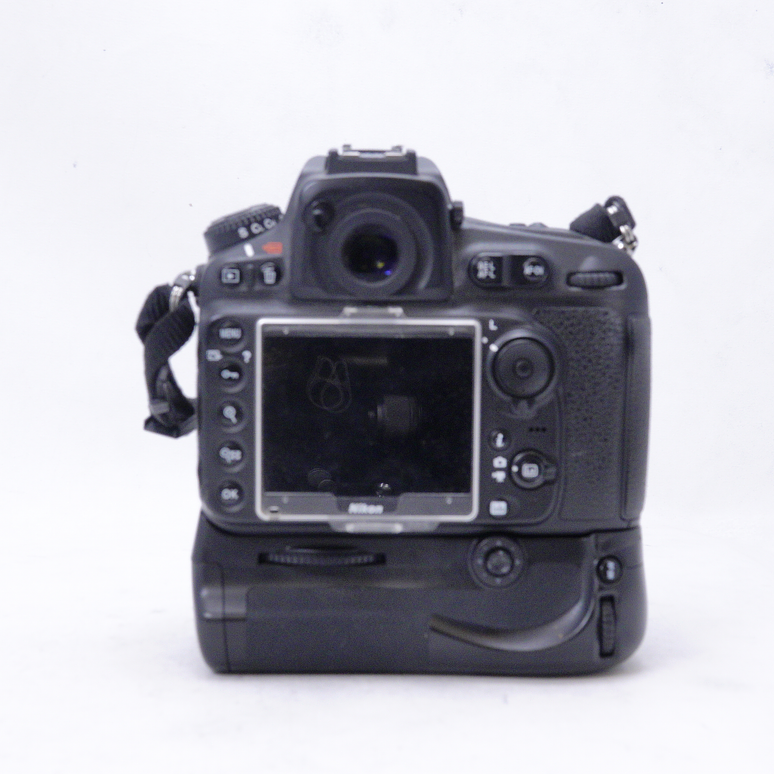 Nikon D810 DSLR (cuerpo) con grip Meike - Usado 4
