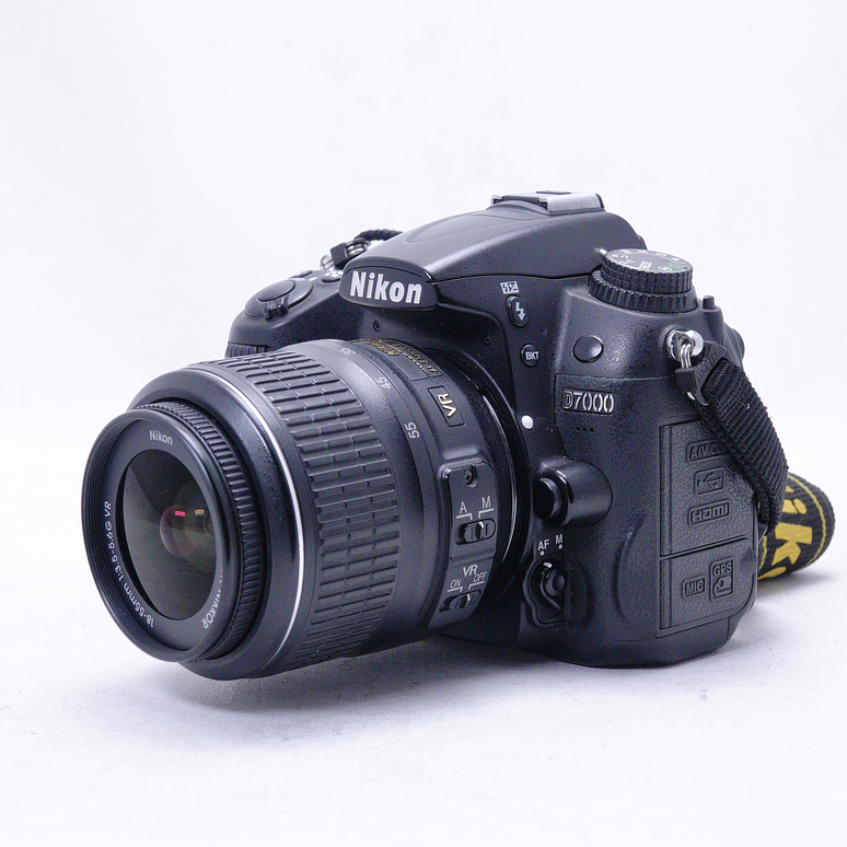 Nikon D7000 con lente 18-55mm kit - Usado 8