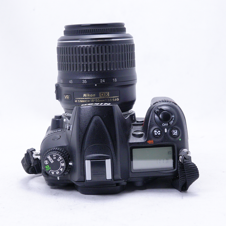 Nikon D7000 con lente 18-55mm kit - Usado 9