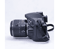 Nikon D5200 DSLR con lente 18-55mm - Usado