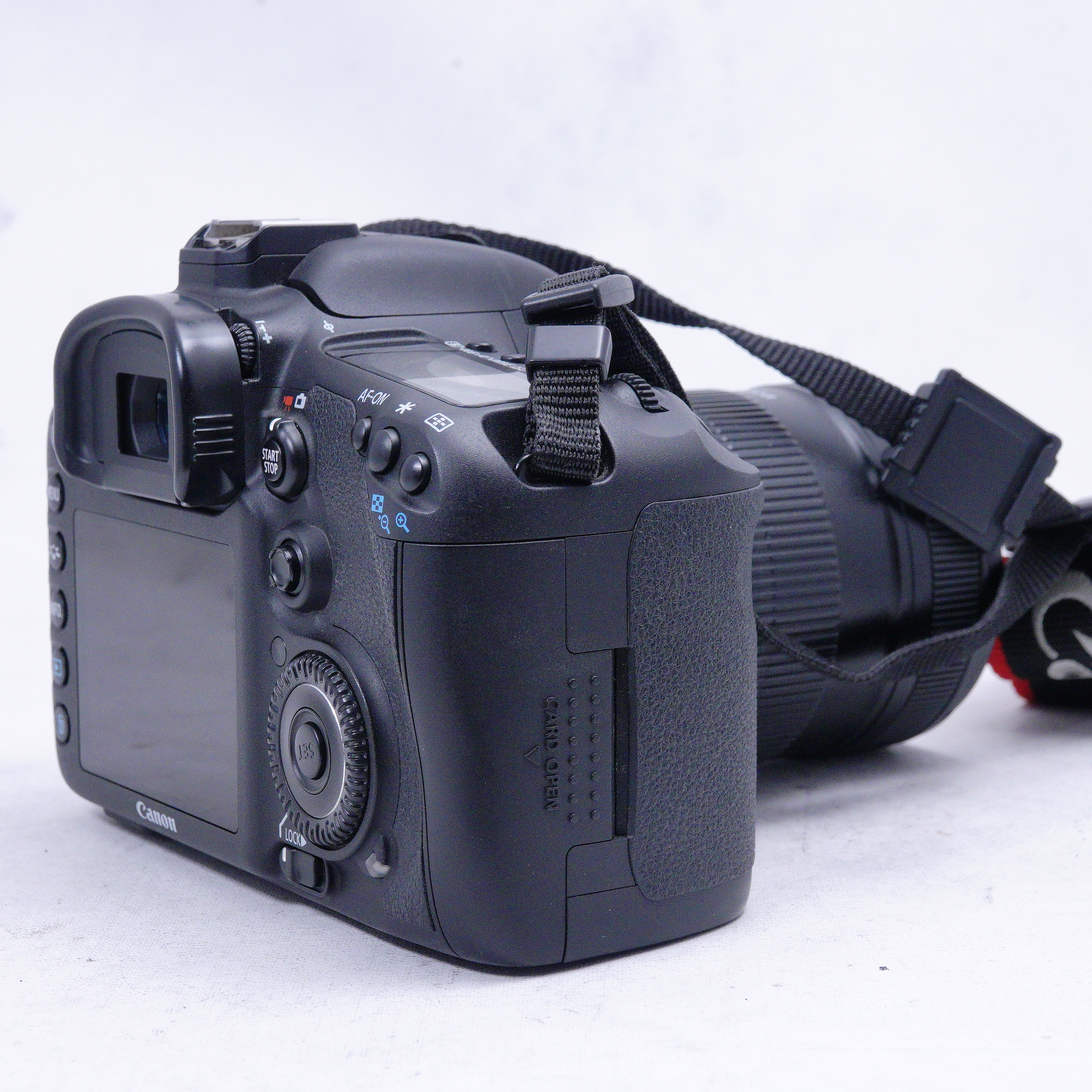 Canon EOS 7D con Lente 18-135mm Kit - Usado