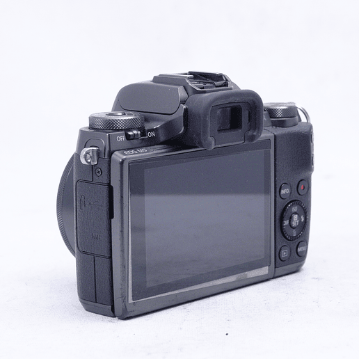 Canon EOS M5 Mirrorless con lente EF-M 22mm f2 STM - Usado 6