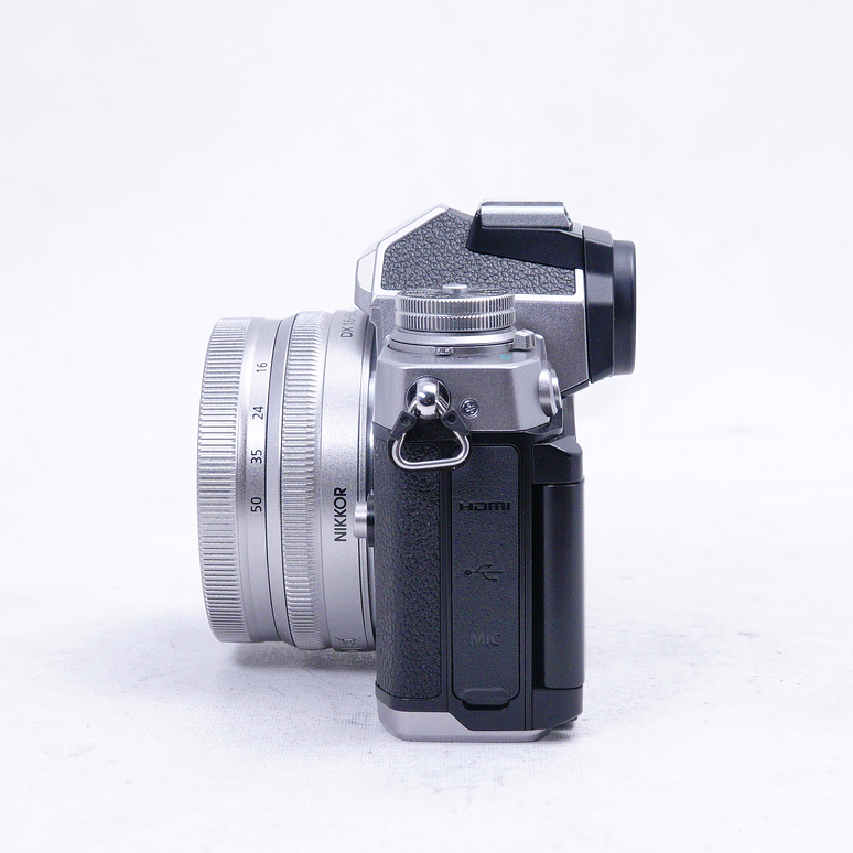 Kit Nikon Zfc Mirrorless con lente 16-50mm más TTArtisan 50mm F1.2 y extras - Usado 8