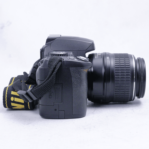 Nikon D40 con Lente AF-S DX 18-55 mm - Usado 4