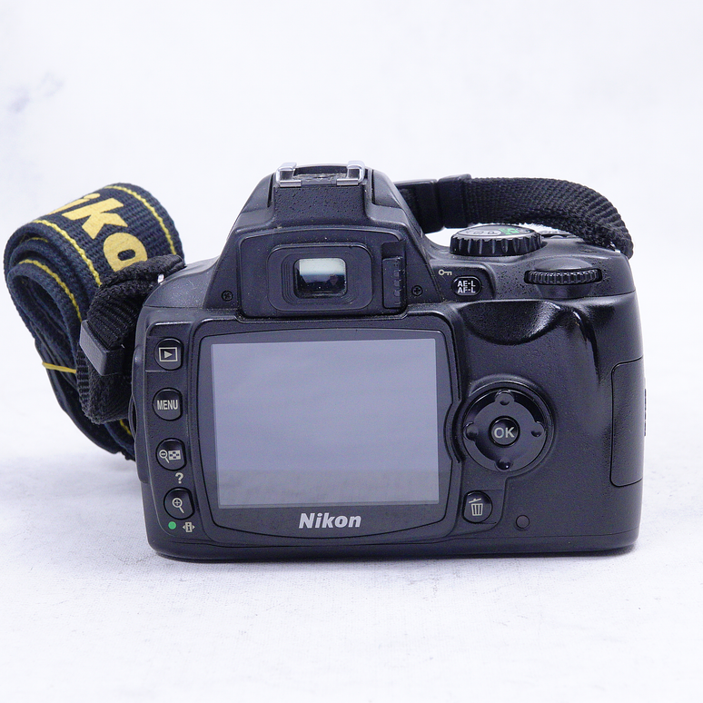 Nikon D40 con Lente AF-S DX 18-55 mm - Usado 6