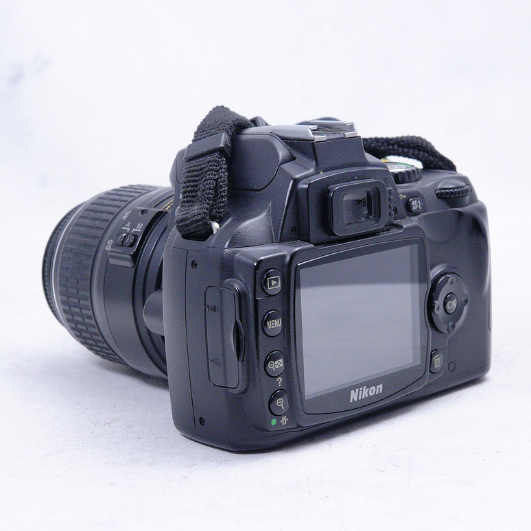 Nikon D40 con Lente AF-S DX 18-55 mm - Usado 7