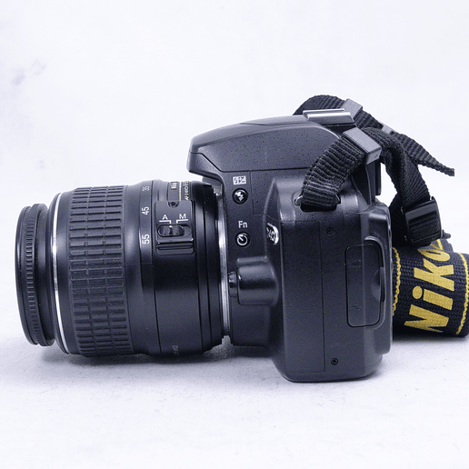 Nikon D40 con Lente AF-S DX 18-55 mm - Usado 8