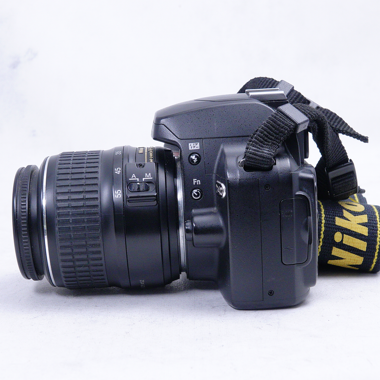 Nikon D40 con Lente AF-S DX 18-55 mm - Usado 8