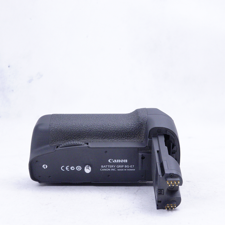 Canon BG-E7 Battery Grip para EOS 7D - Usado 2