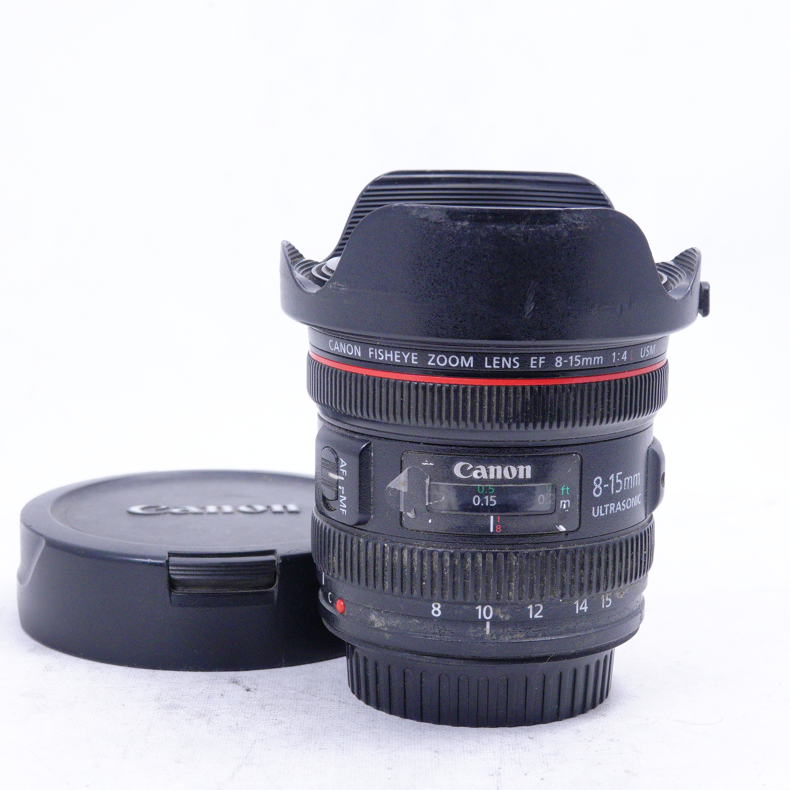 Canon EF 8-15mm f/4L Fisheye USM - Usado