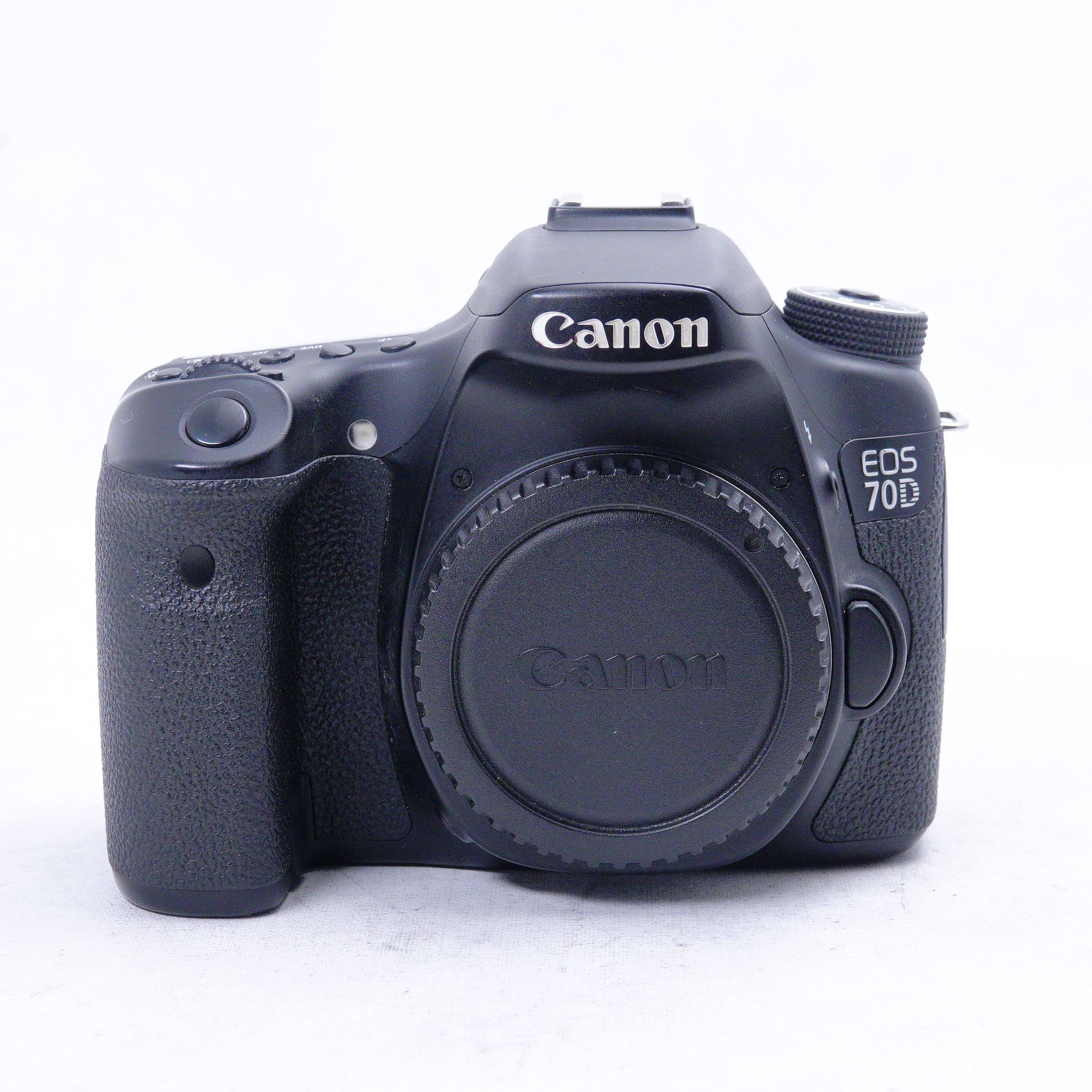 Kit Canon EOS 70D DSLR con lentes 50mm 10-18mm y 18-55mm - Usado