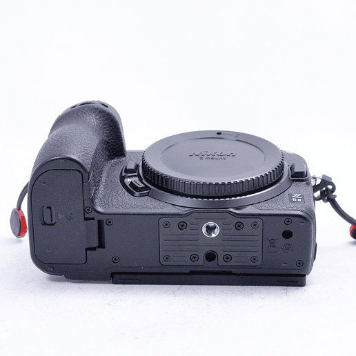 Nikon Z6 II con lente Nikkor 24-50mm y Adaptador FTZ - Usado 12