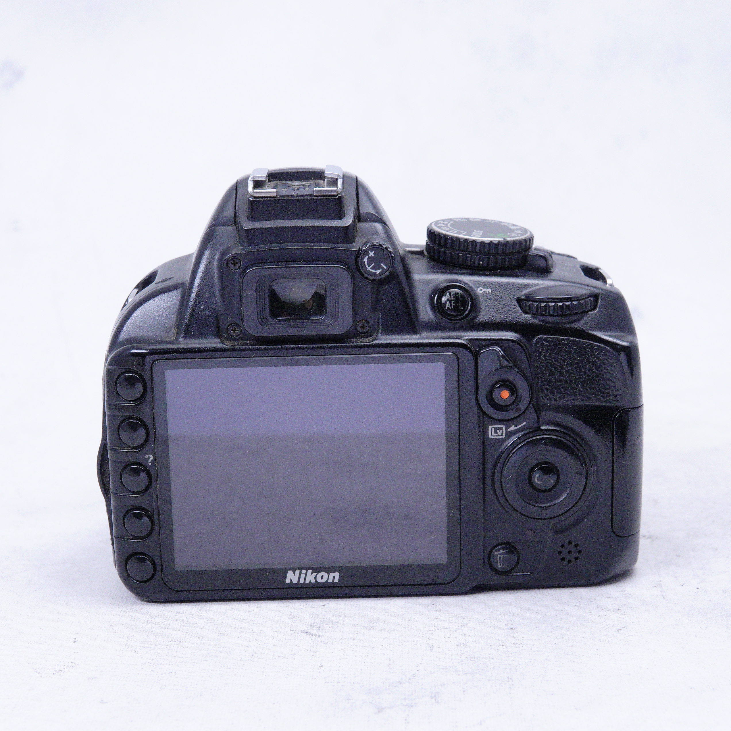 Nikon D3100 con lente Kit 18-55mm - Usado