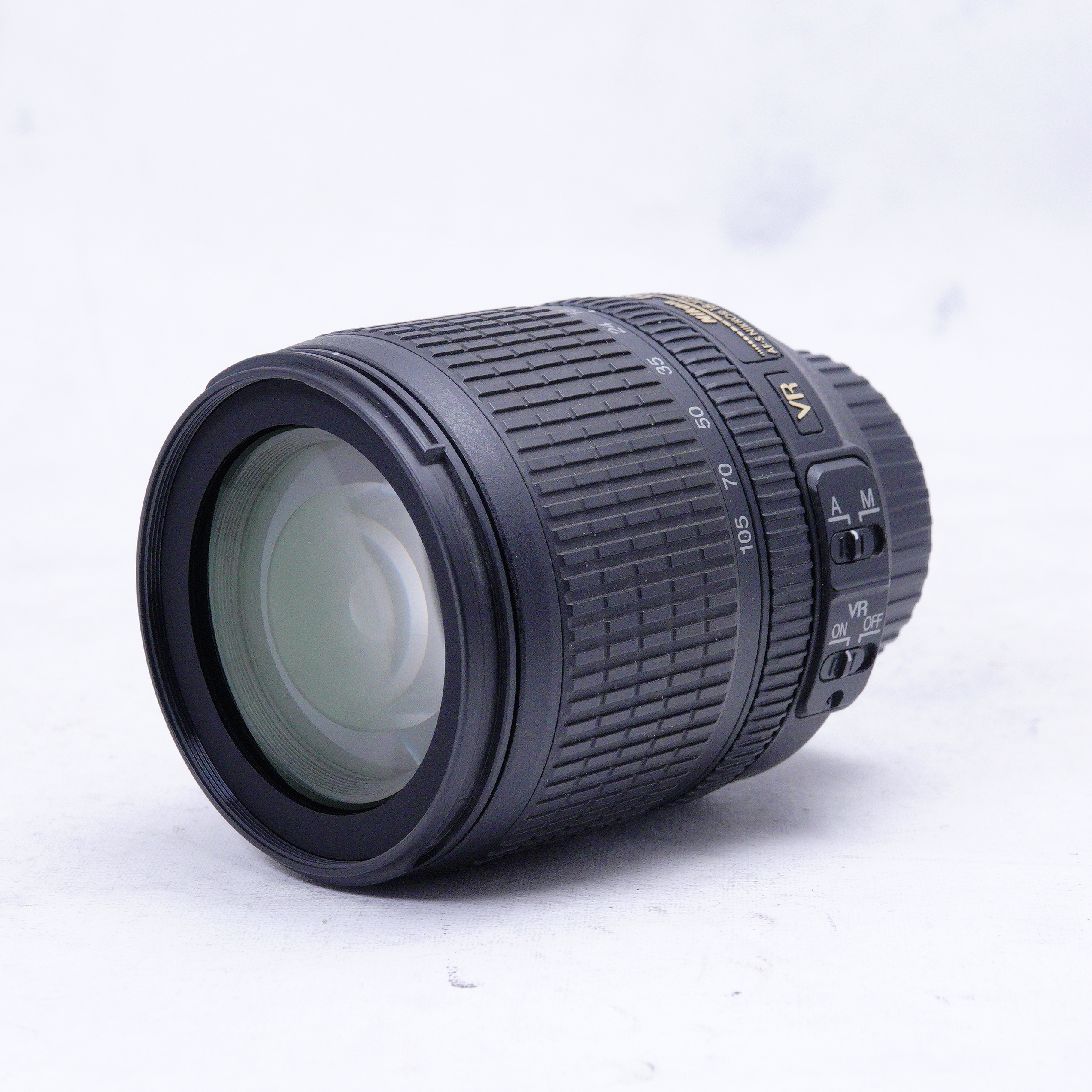 Nikon AF-S DX NIKKOR 18-105mm f3.5-5.6G ED VR- Usado
