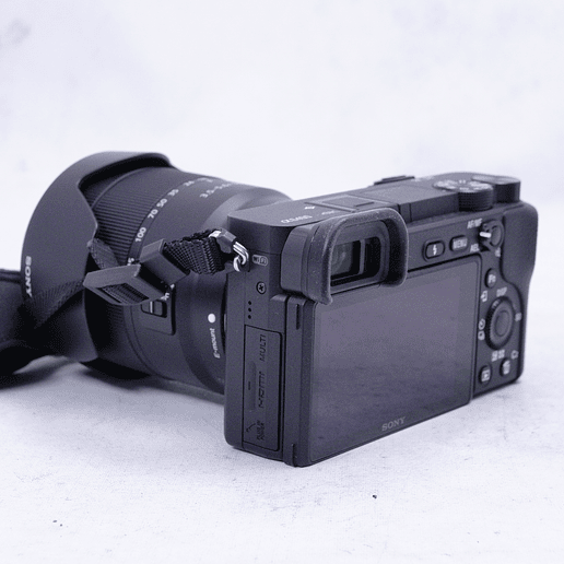 Sony a6400 Mirrorless con lente kit 18-135mm - Usado 7
