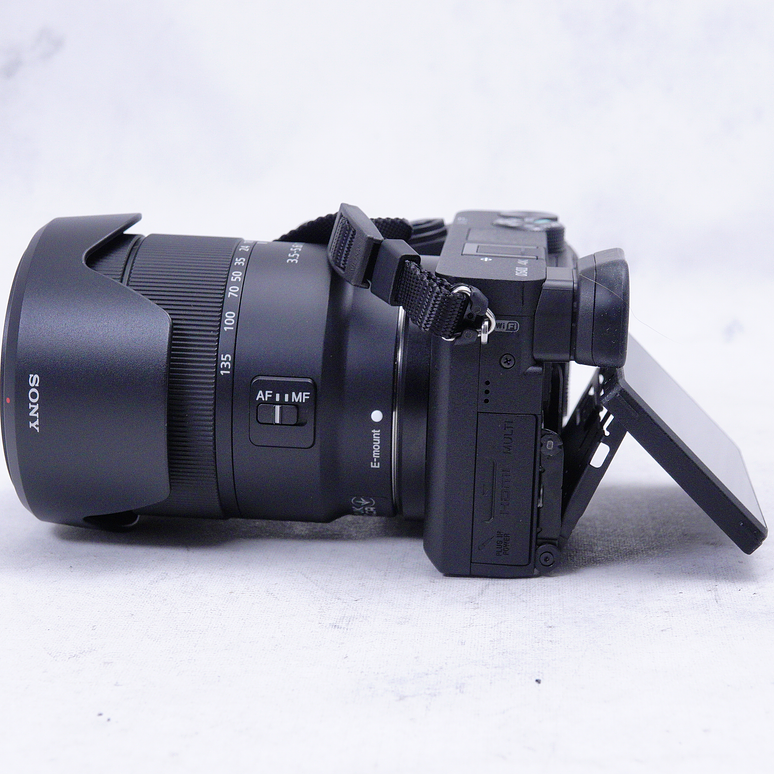 Sony a6400 Mirrorless con lente kit 18-135mm - Usado 8