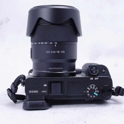 Sony a6400 Mirrorless con lente kit 18-135mm - Usado 10