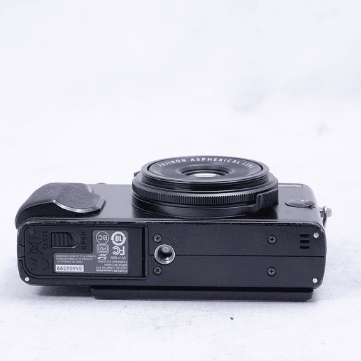 FUJIFILM X70 Digital Camera (Black) - Usado 11