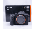 Sony A7III en caja con 3 baterías y accesorios - Usado