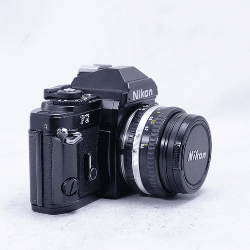 Nikon FG con Nikon series E 50mm f1.8 y Nikkor 200mm F4 - Usado 3