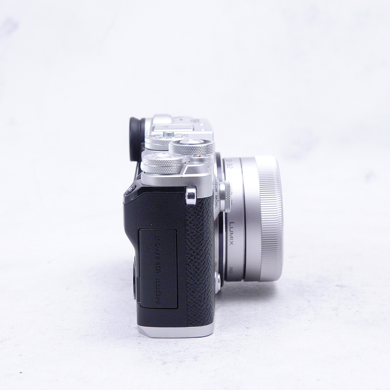 Olympus PEN-F Silver con lente 12-32 kit - Usado 6