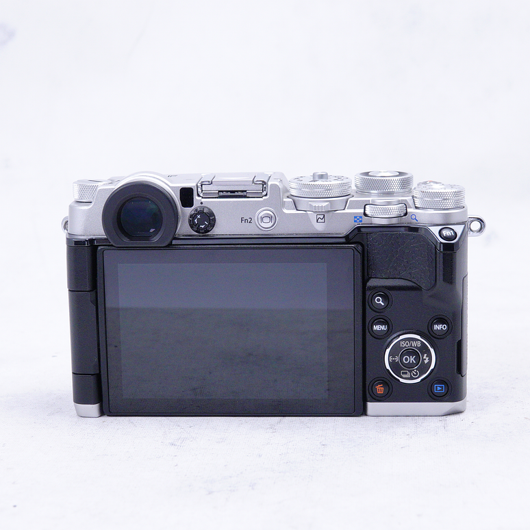 Olympus PEN-F Silver con lente 12-32 kit - Usado 11