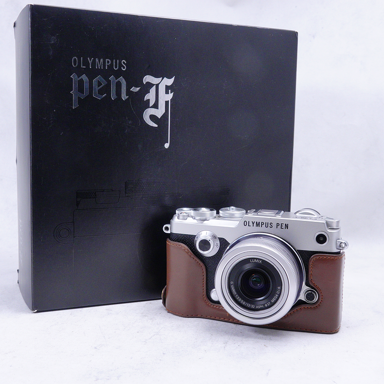 Olympus PEN-F Silver con lente 12-32 kit - Usado 14