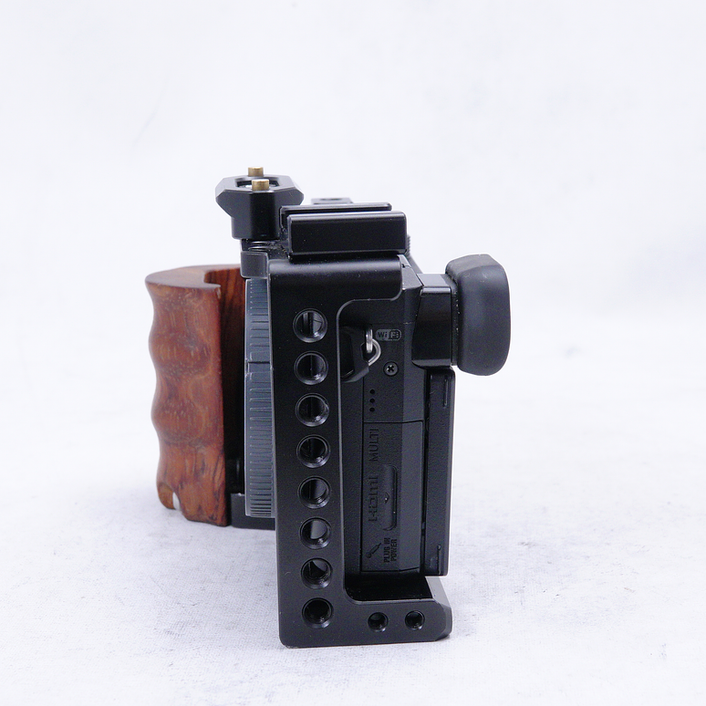 Sony Alpha a6300 con Jaula SmallRig - Usado 8