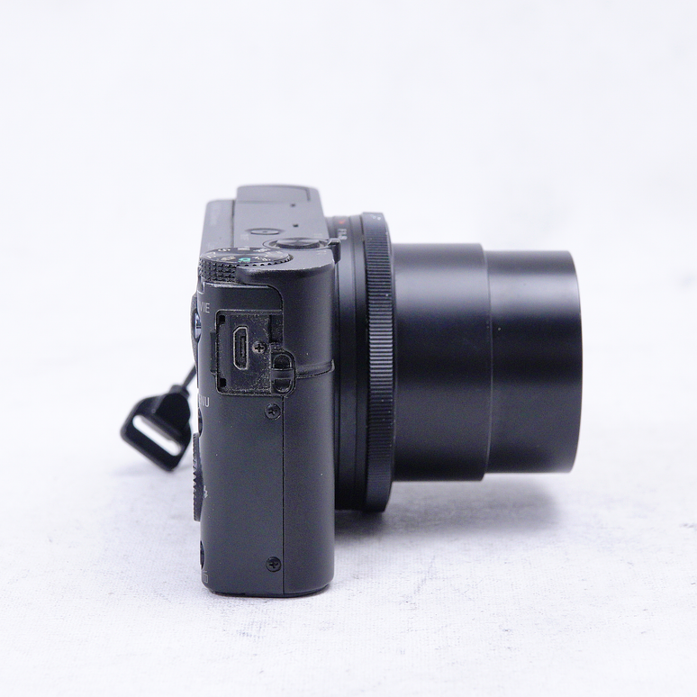 Sony Cyber-shot DSC-RX100 Digital Camera - Usado 4