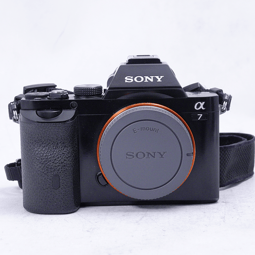 Sony a7 con lente kit Sony OSS FE 28-70mm f3.5-5.6 - Usado 3