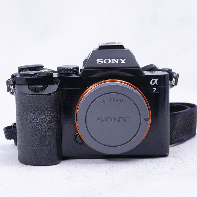Sony a7 con lente kit Sony OSS FE 28-70mm f3.5-5.6 - Usado 3
