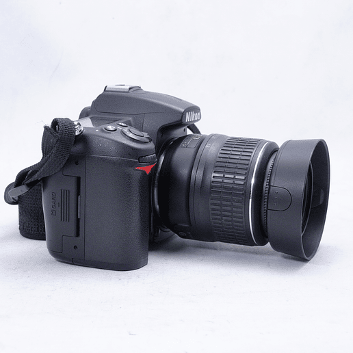 Nikon D7000 con lentes 18-55mm 50mm f1.8 55-200mm y accesorios - Usado 3