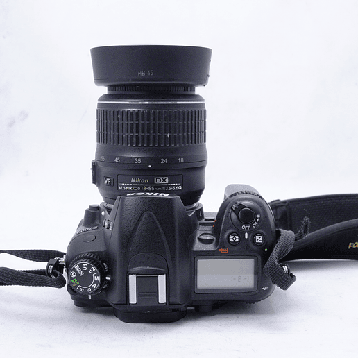 Nikon D7000 con lentes 18-55mm 50mm f1.8 55-200mm y accesorios - Usado 10